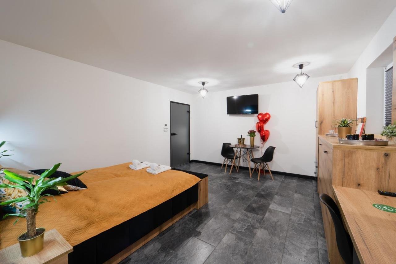 4K Jacuzzi Apartament بييلسكو بياوا المظهر الخارجي الصورة